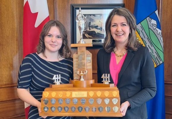 Sophia Hoogland Meets Premier Smith, Secures 4-H Alberta’s Premier’s Award